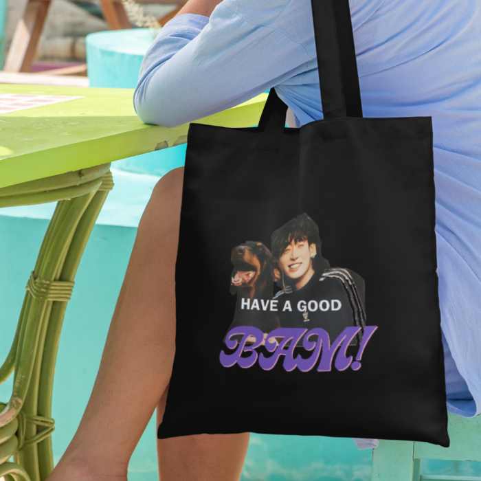 Woman-sitting-at-table-with-totebag-JK-bam